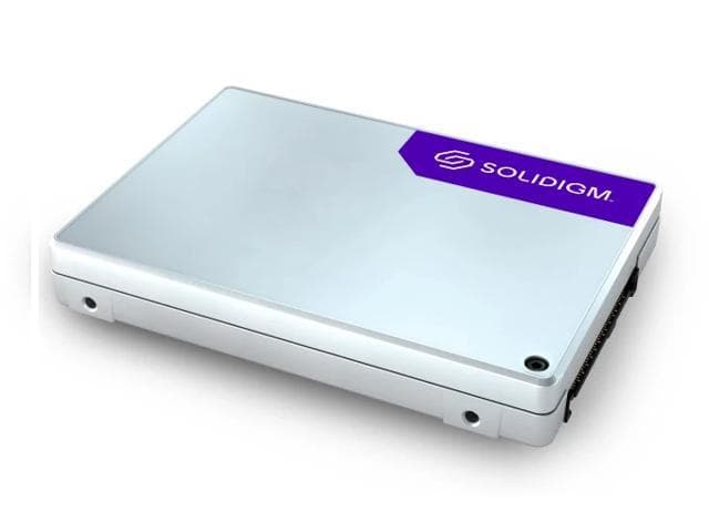 Solidigm D7-P5620